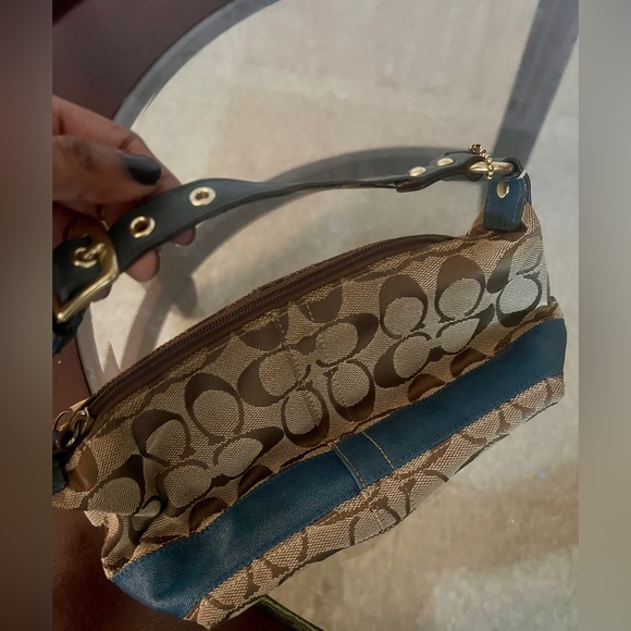 Mini Coach Purse - Picture 2 of 3